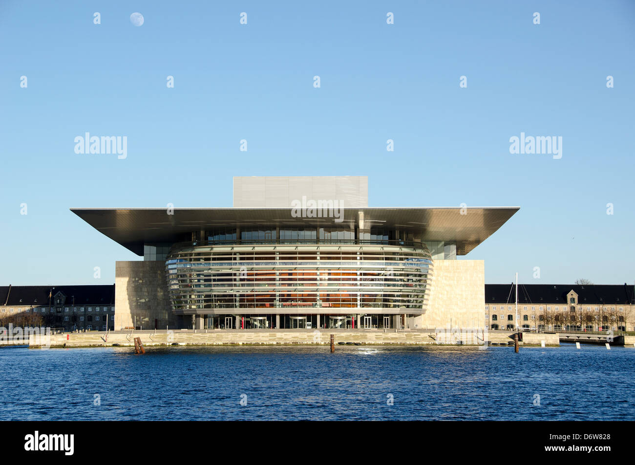 Die Oper von Kopenhagen, operaen, von der Seite gesehen Stockfoto