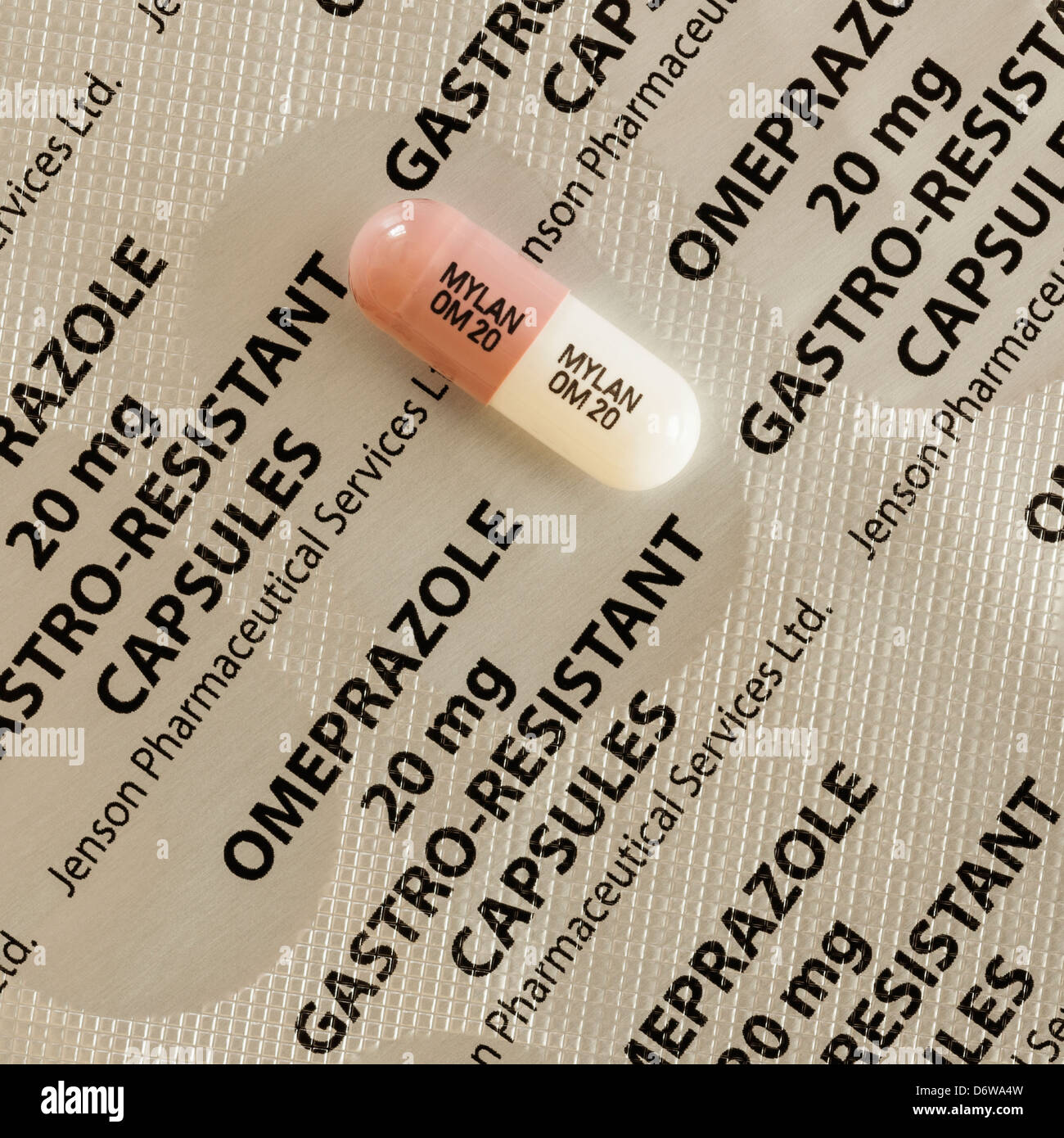 Eine Blisterpackung von Omeprazol 20 mg magensaftresistente Kapseln Stockfoto