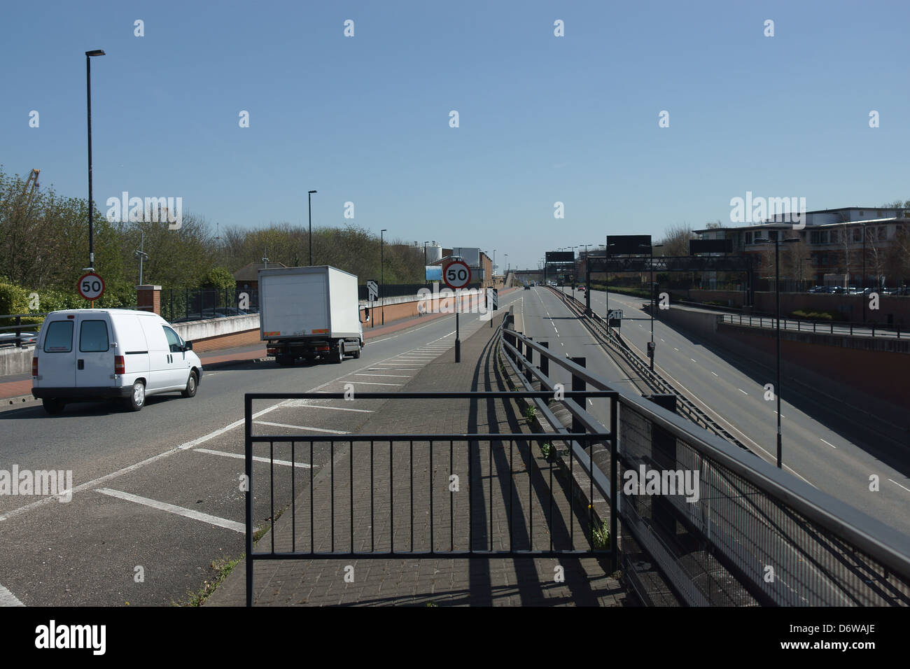Höchstgeschwindigkeit autobahn -Fotos und -Bildmaterial in hoher ...