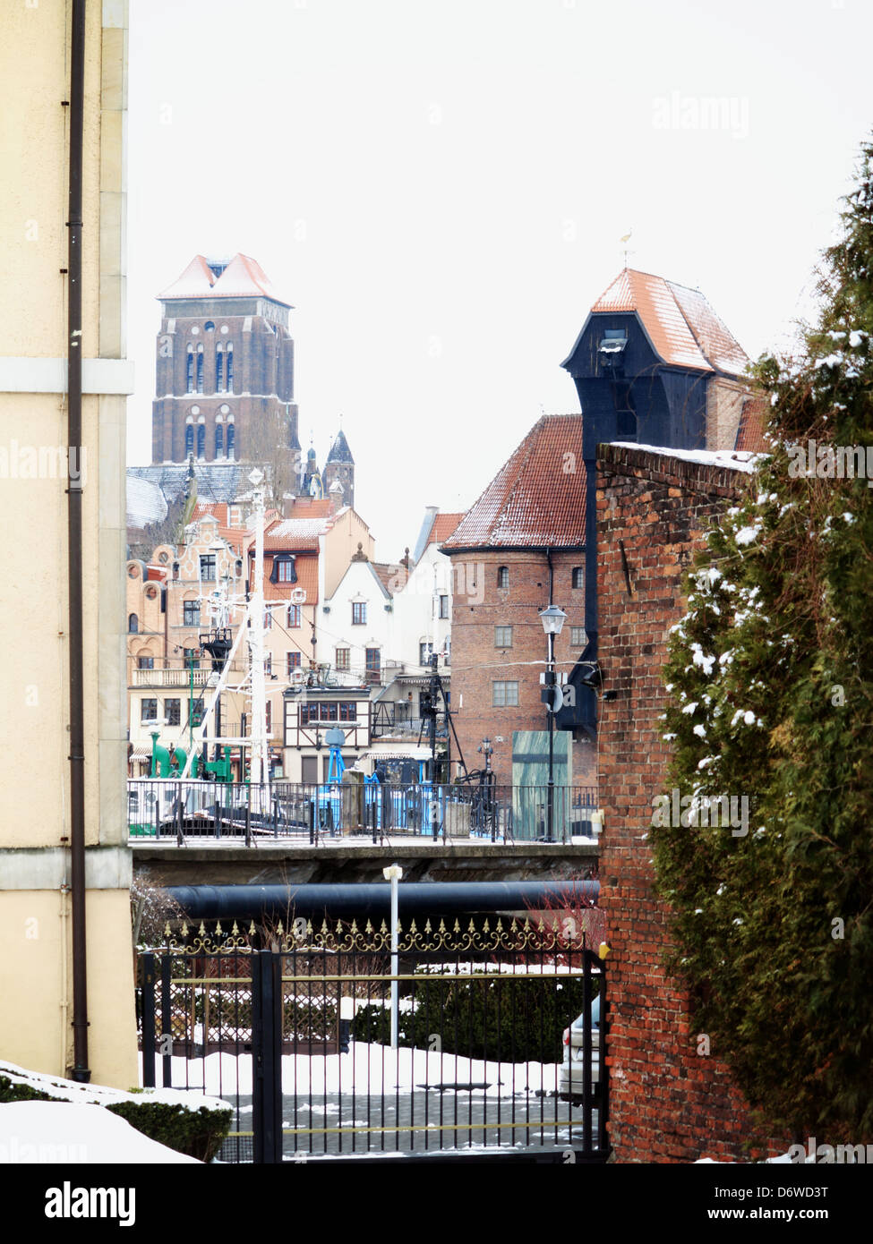 Altstadt von Danzig (Danzig) in Polen und der Kran (Polnisch: Zuraw) Stockfoto