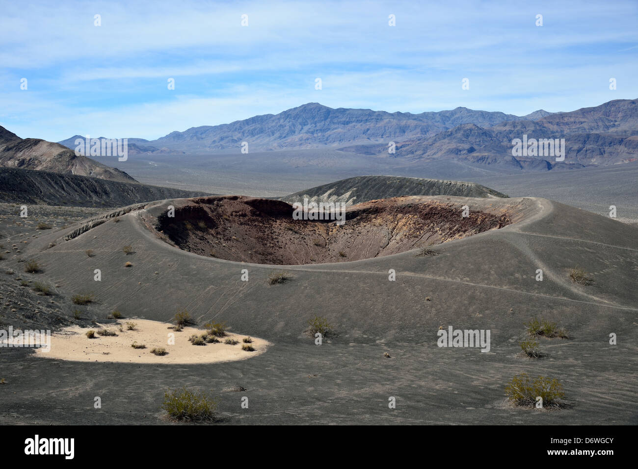 Der kleine Hebe-Krater. Death Valley Nationalpark, Kalifornien, USA. Stockfoto