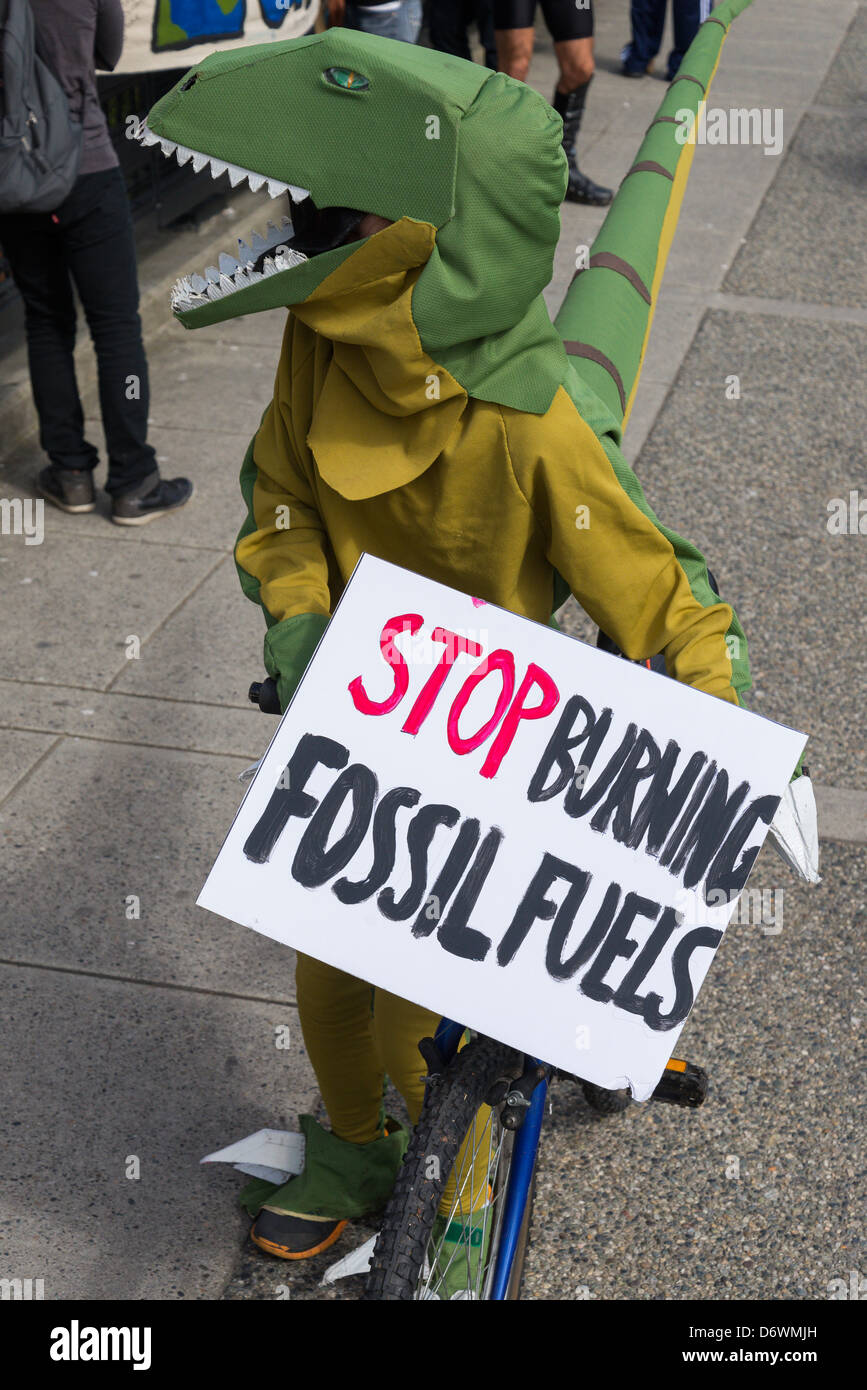Dinosaurier gegen fossile Brennstoffe in Vancouver Earth Day Parade und Festival 2013 Stockfoto