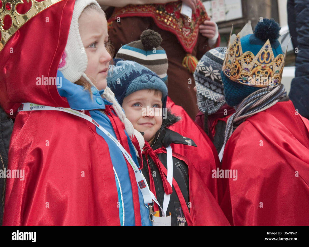 Kinder bei Kavalkade Könige, Heilige drei Könige Urlaub Prozession, Krakau, Polen Stockfoto