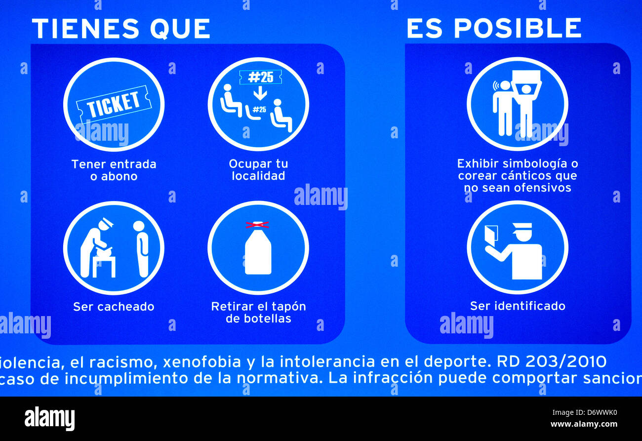 Barcelona, Katalonien, Spanien. Registrieren Sie im Fußballstadion Camp Nou Kotierungsreglement in den Boden. Spanische Sprache Stockfoto