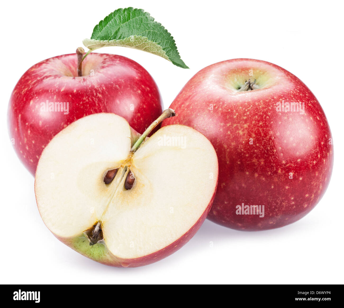 Rote Äpfel mit Scheibe auf einem weißen Hintergrund. Stockfoto