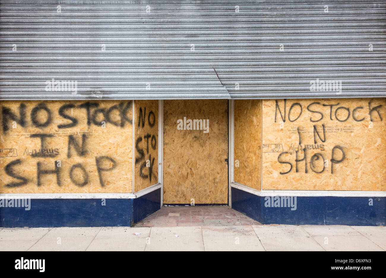 Mit Brettern vernagelt-Shop in Hartlepool, England, UK Stockfoto