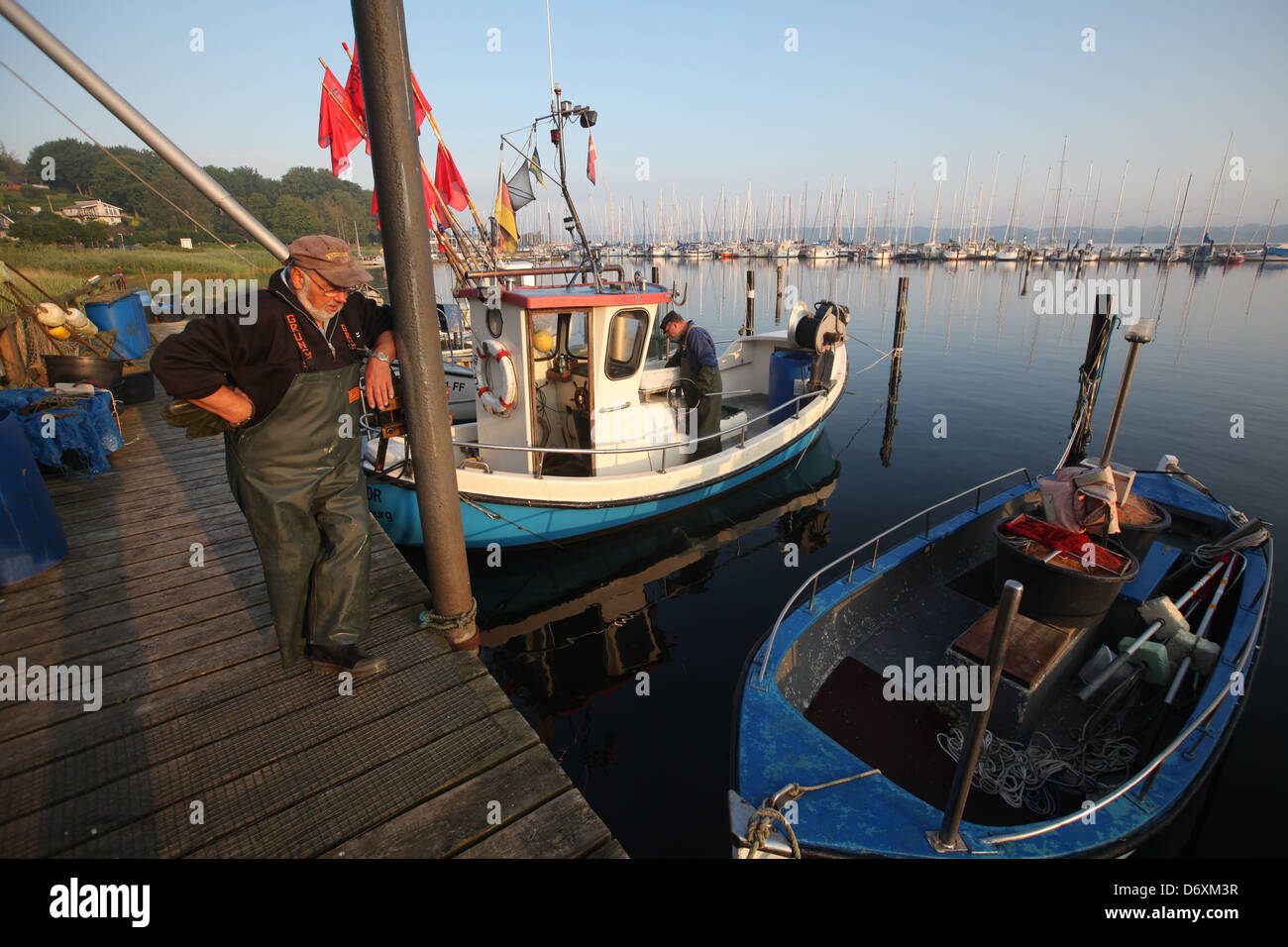 Flensburg, Deutschland, Teilzeit Fischer nach der Arbeit am Dock in Fahrensodde Stockfoto
