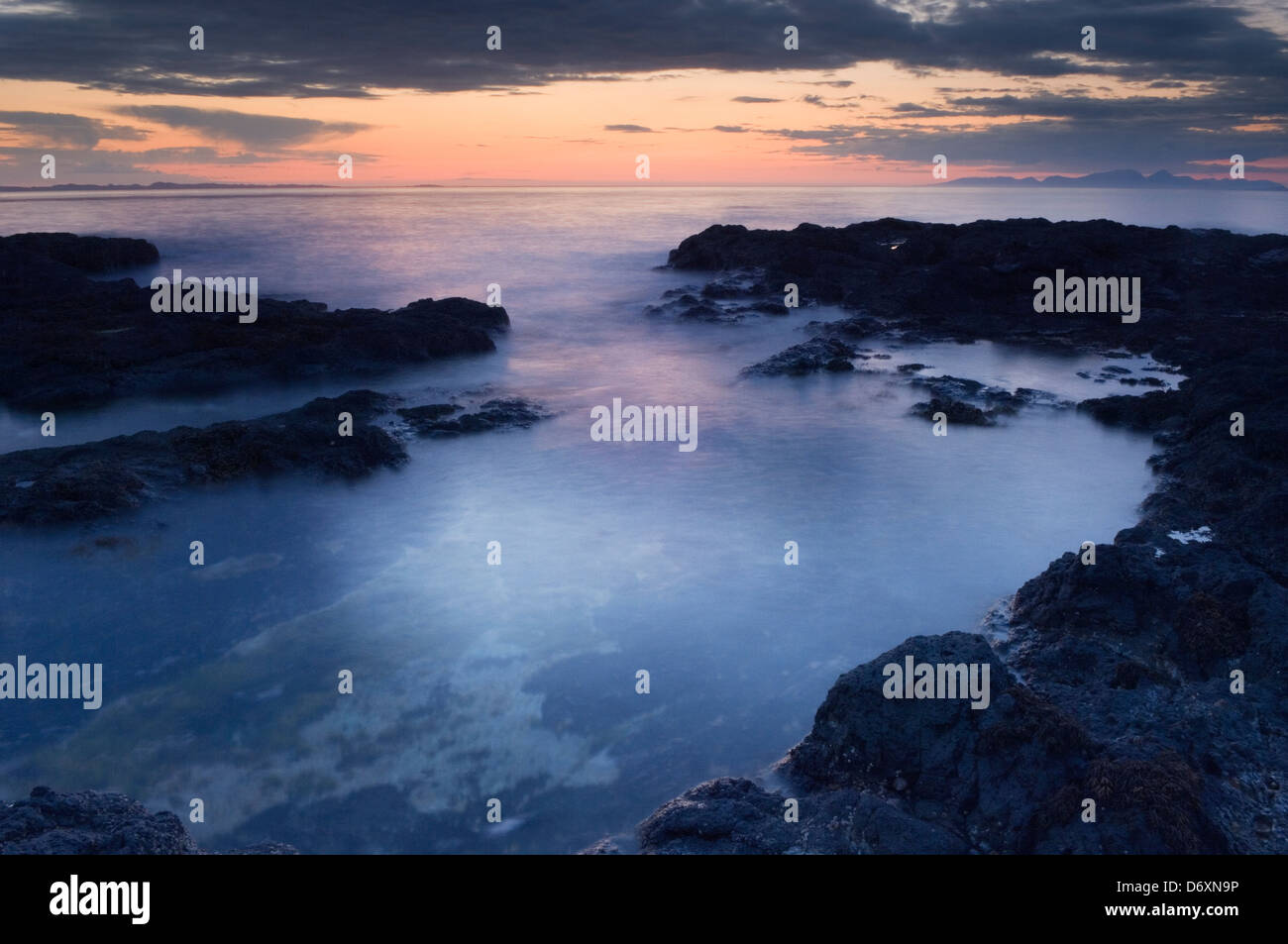 Sonnenuntergang vom Caliach Punkt, in der Nähe von Calgary auf der Insel Mull, Schottland. Stockfoto
