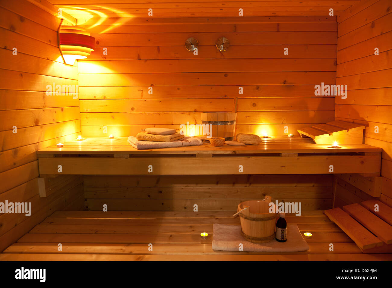 Sauna und Saunazubehör Stockfoto