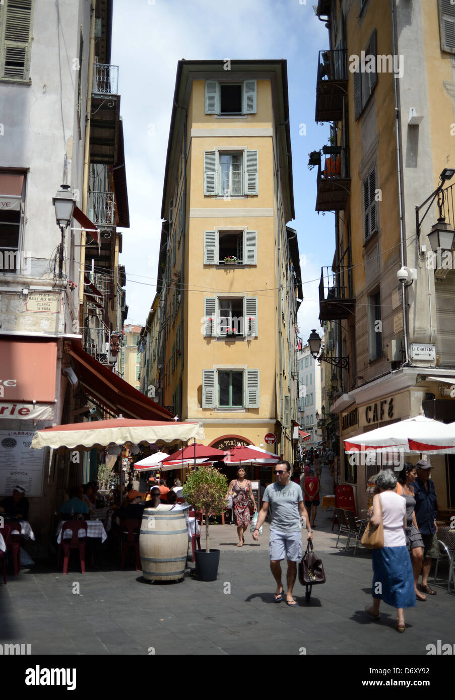 Nizza, Frankreich, einem schmalen Haus in der Altstadt Stockfoto