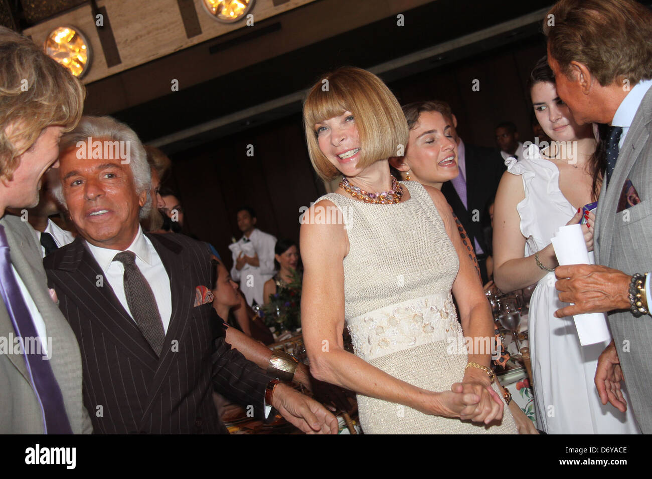 Giancarlo Giammetti, Anna Wintour, Valentino Valentino Garavani ist mit dem 2011 Couture Council Award für die Kunstfertigkeit der geehrt Stockfoto