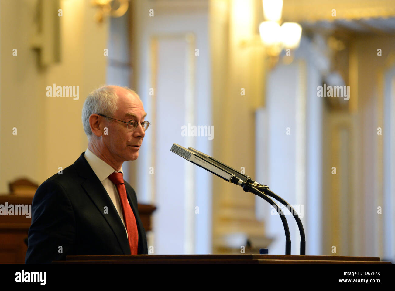 EU-Ratspräsident Herman Van Rompuy während des nationalen Forums über Zukunft der EU in Prag, Tschechien auf Donnerstag, 25. April 2013.   (CTK Foto/Katerina Sulova) Stockfoto