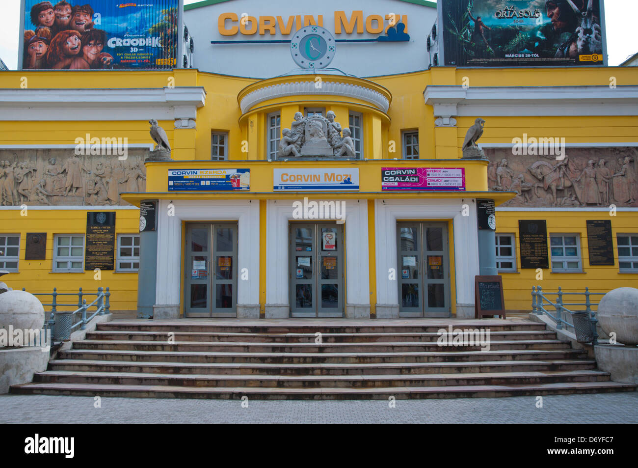 Corvin Mozi Kino Corvin-Negyed Corvin Viertel Budapest Ungarn Mitteleuropa Stockfoto