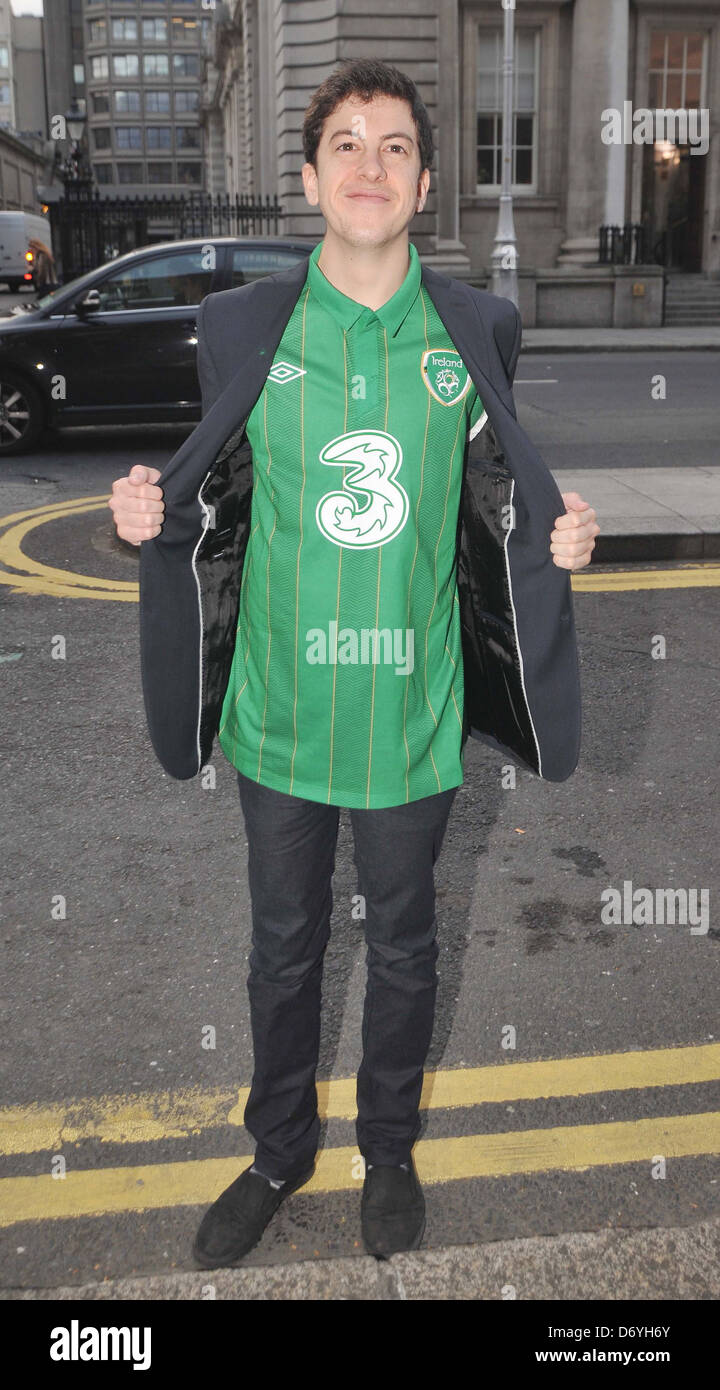 Anton Yelchin "Fright Night" Schauspieler verlassen sein Hotel in Dublin mit einem irischen Trikot auf seinem Weg zum Aviva-Stadion zu sehen Stockfoto