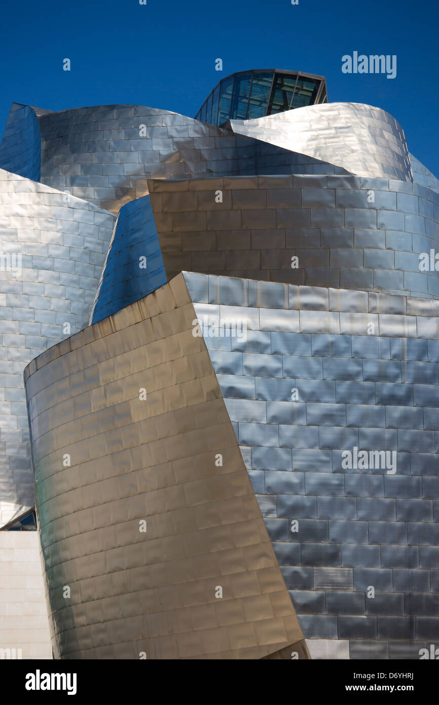 Der Architekt Frank Gehry Guggenheim Museum futuristische Architektur in Titan und Glas bei Bilbao, Baskenland, Spanien Stockfoto