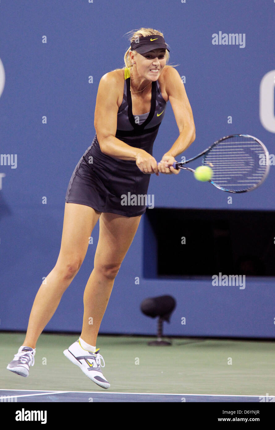 Maria Sharapova Russlands spielt gegen Anastasiya Yakimova von Belarus während der drei Tage der 2011 US Open im USTA Billie Stockfoto