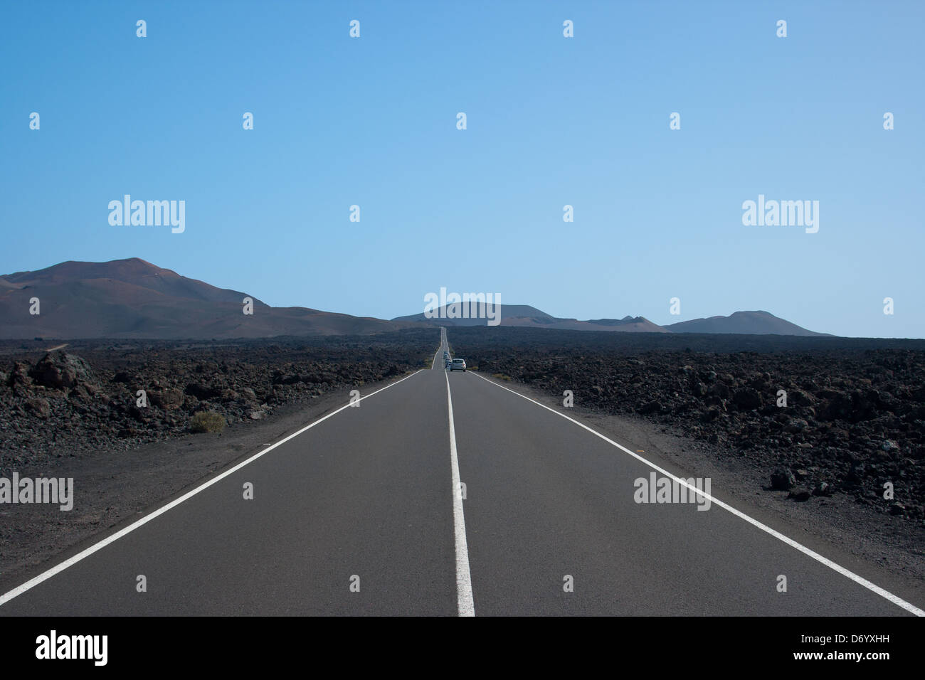 Straße durch die Lava Forschungsdaten Timanfaya Nationalpark Stockfoto