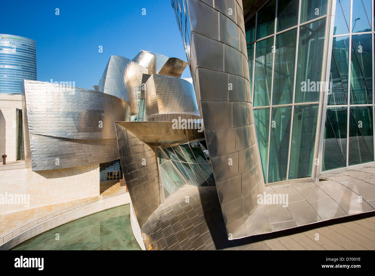 Guggenheim Museum von Architekt Frank Gehry futuristische Architektur Titan und Glas in Bilbao, Baskenland, Spanien Stockfoto