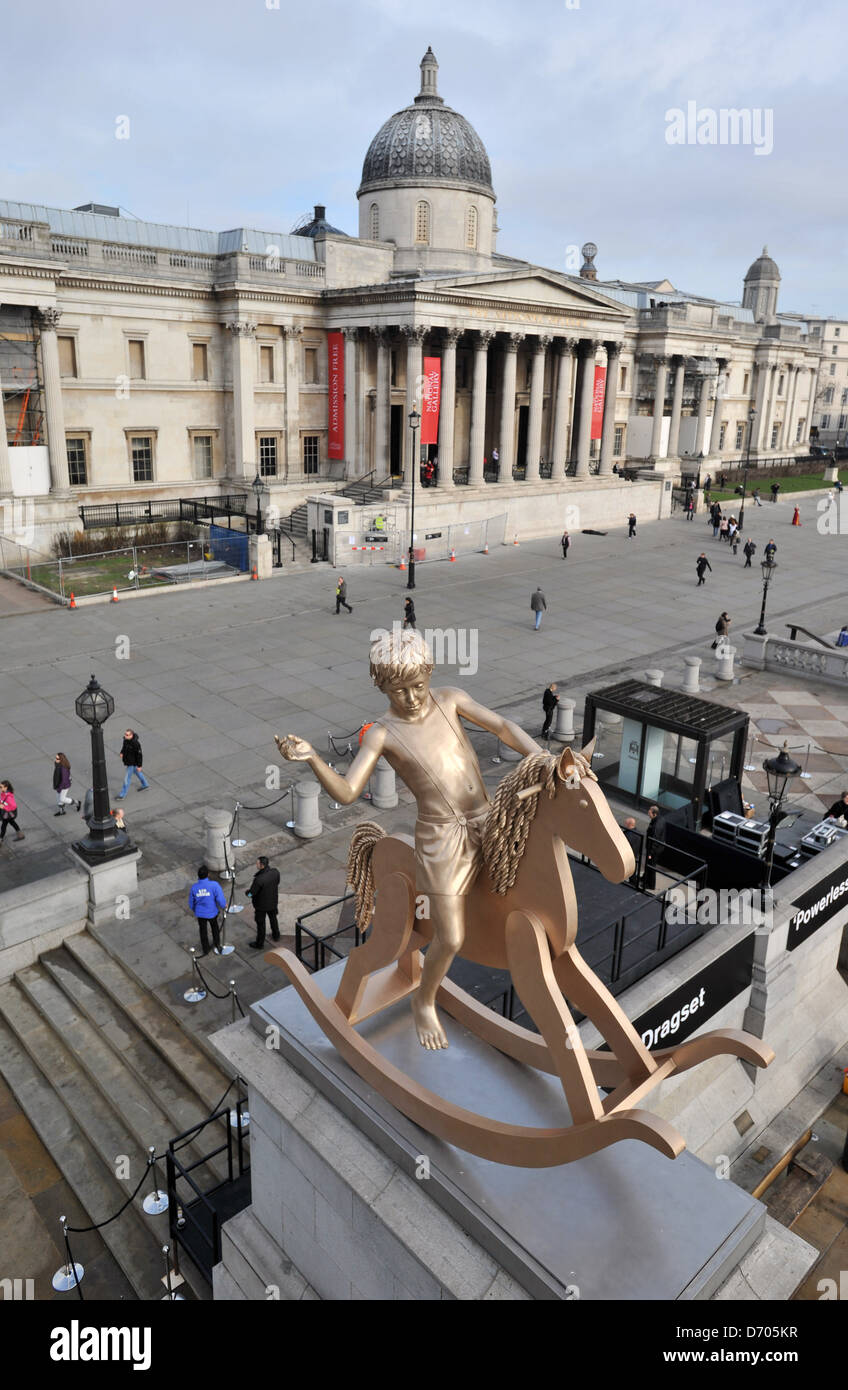 Fourth Plinth: Machtlose Strukturen, Abb. 101 - Enthüllung am Trafalgar Square von skandinavischen Künstlerduos Elmgreen & Dragset. Stockfoto