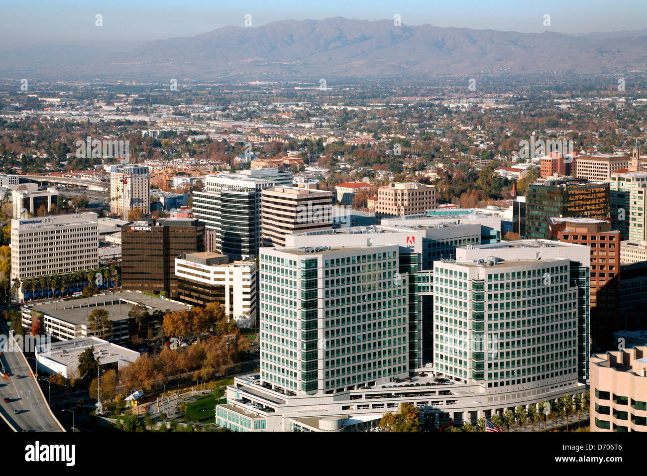 Antenne des Adobe Systems Gebäudes in Central San Jose, Kalifornien Stockfoto