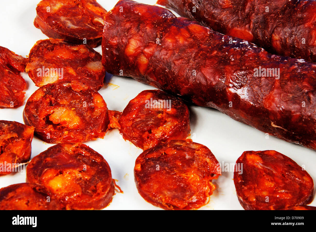 Scheiben der spanischen Chorizo-Wurst. Stockfoto