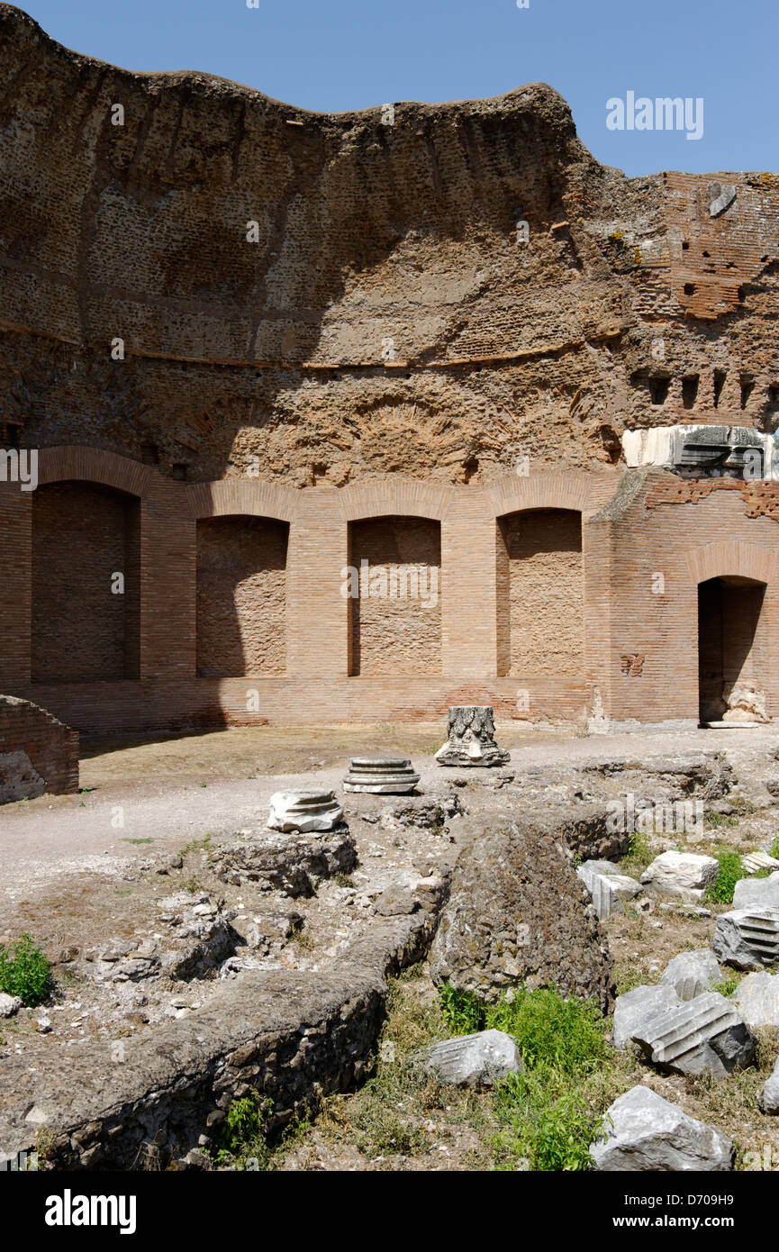 Villa Adriana. Tivoli. Italien. Ansicht einer Struktur innerhalb der Piazza d ' Oro oder Golden Square, so genannt, weil die Ausgrabungen ihr Stockfoto