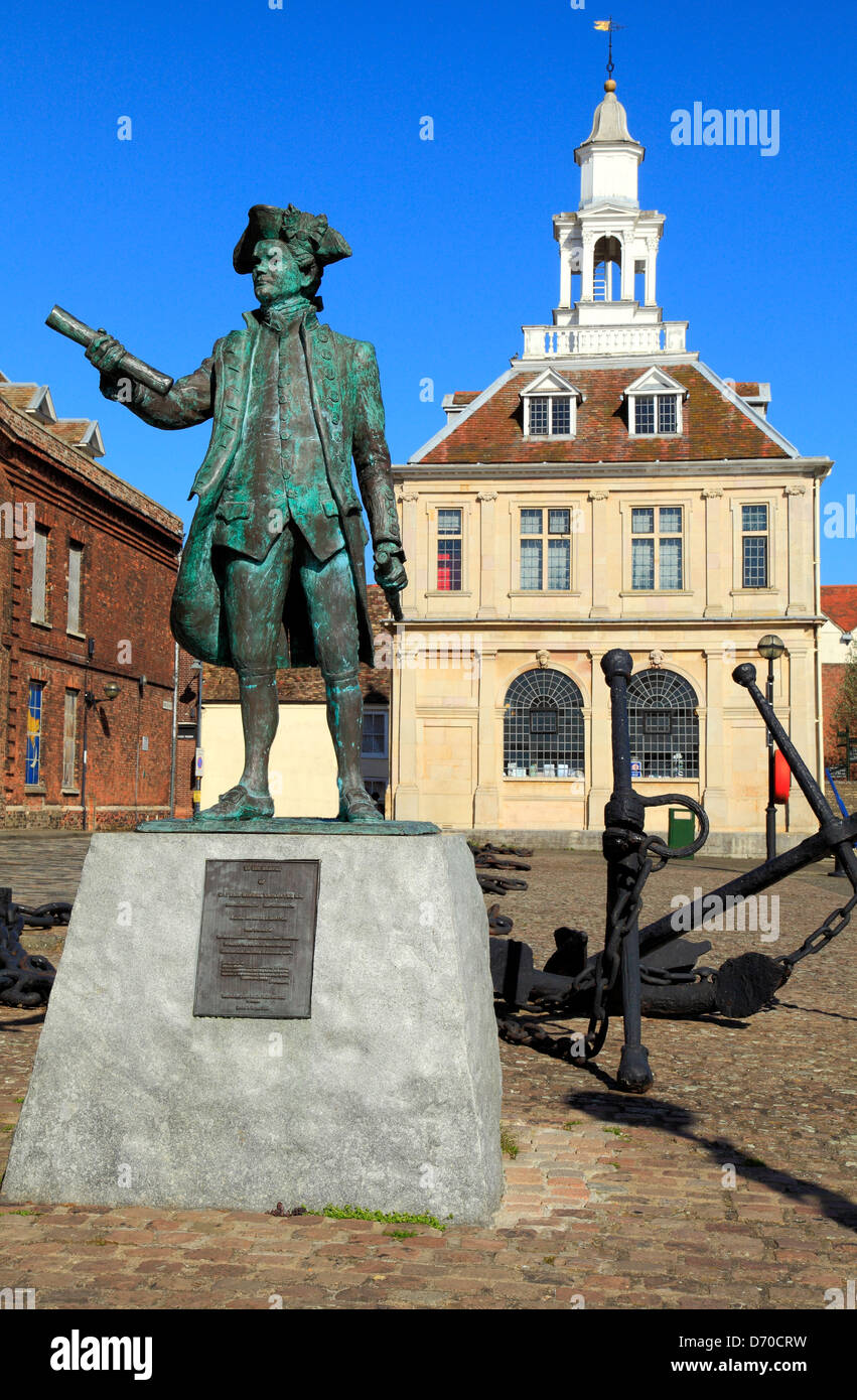 Kings Lynn Custom House, Vancouver Statue, Purfleet Quay, Kapitän George Vancouver Statue, britisches Englisch Marine explorer Stockfoto