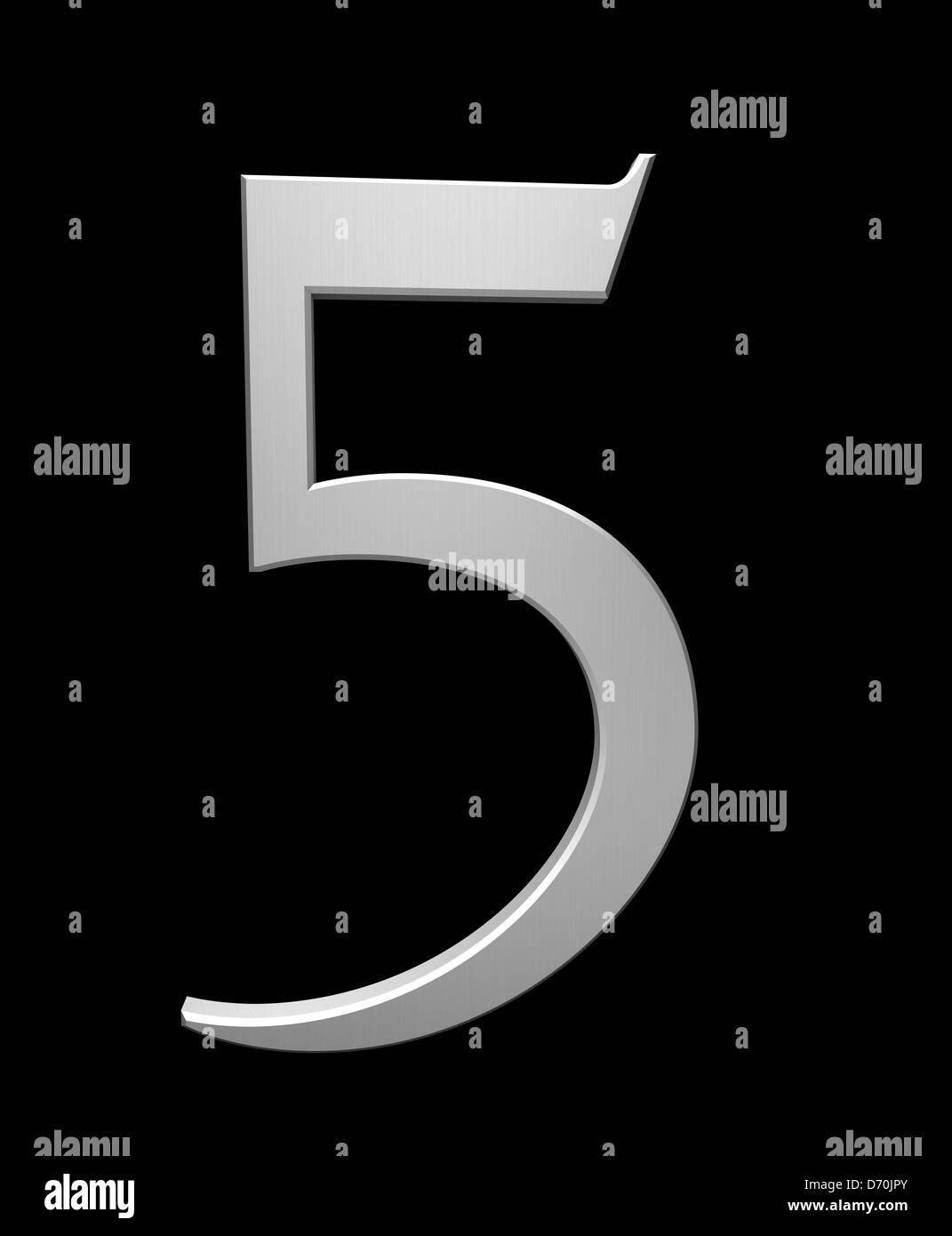 Nummer 5 in gebürstetem Stahl isoliert auf schwarz mit Beschneidungspfad Stockfoto