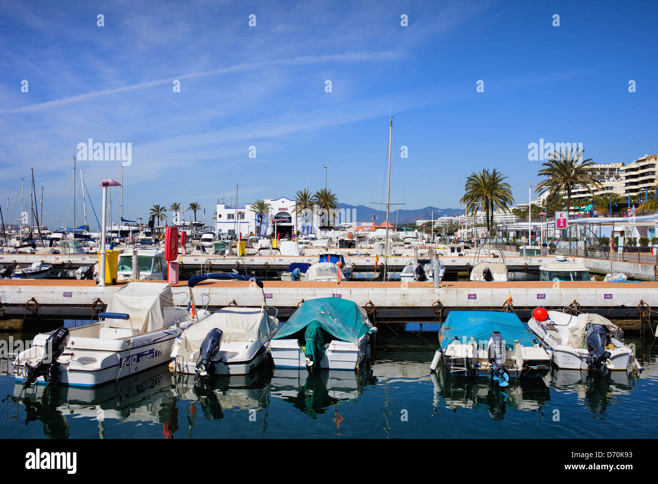 Hafen in Resort Stadt Marbella an der Costa Del Sol in Spanien, Andalusien, Provinz Malaga. Stockfoto