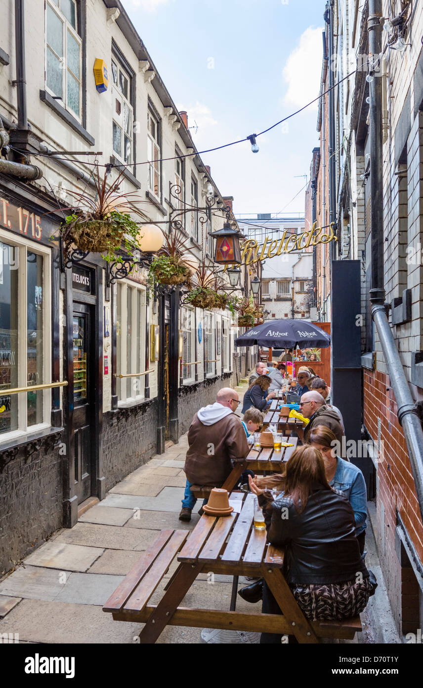 Der historische Whitelocks Pub aus Briggate im Zentrum Stadt, Leeds, West Yorkshire, Großbritannien Stockfoto