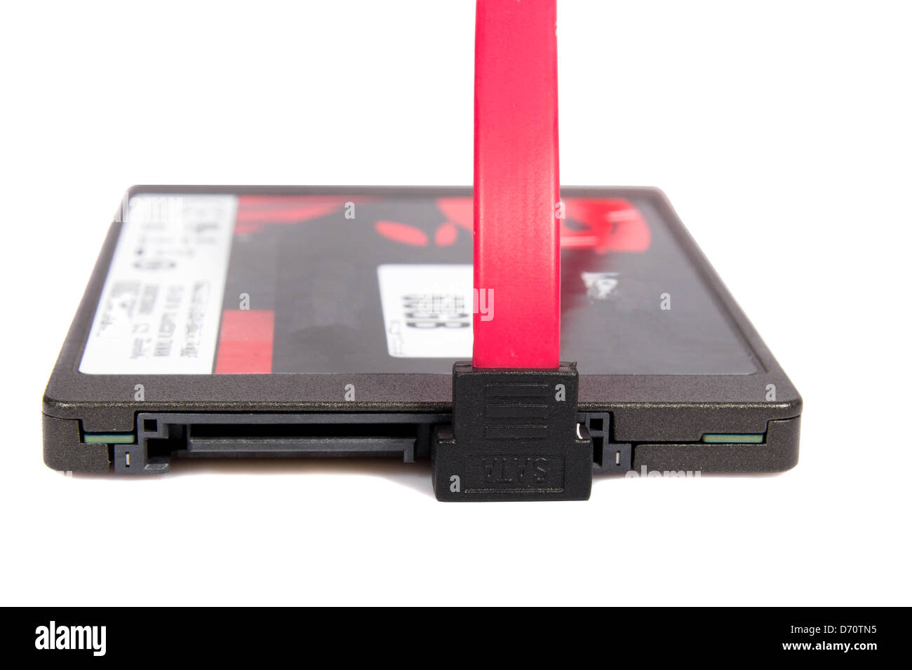 Solid State Drive (SSD) und SATA-Kabel auf weißem Hintergrund  Stockfotografie - Alamy