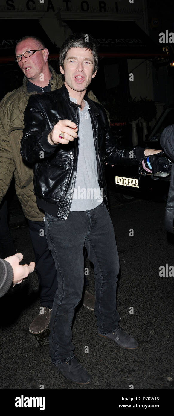 Noel Gallagher in bester Laune Awards wie er fährt Brit 2012 - Sony Musik Afterparty im Arts Club - draußen London, Stockfoto