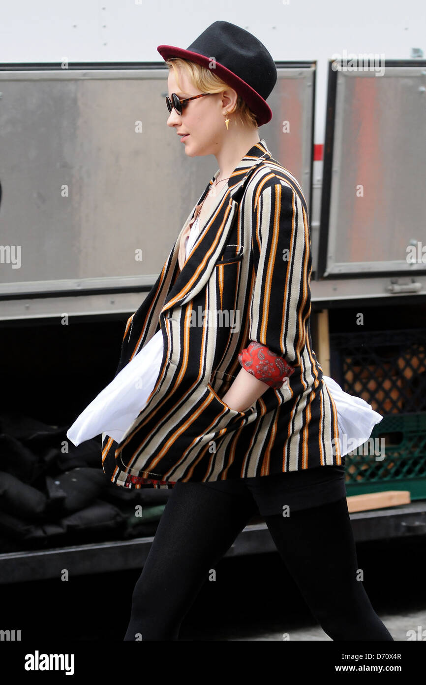 Evan Rachel Wood Dreharbeiten an Originalschauplätzen in Manhattan für den Film "A Case of You". New York City, USA - 21.02.12 Stockfoto