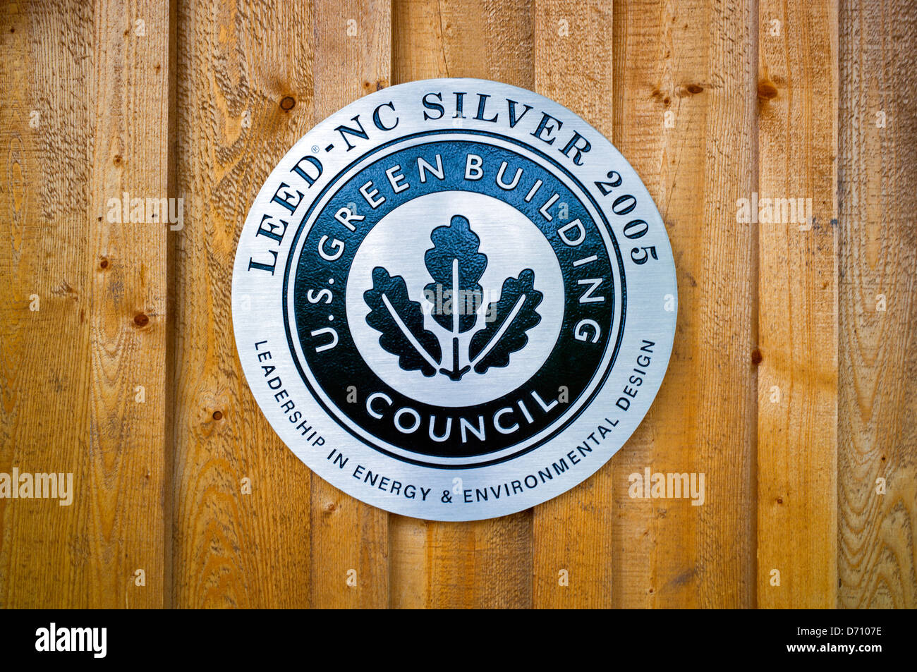 Green Building Award geschrieben am Eingang zum Visitors Center Denali National Park, Denali Nationalpark, Alaska, USA Stockfoto