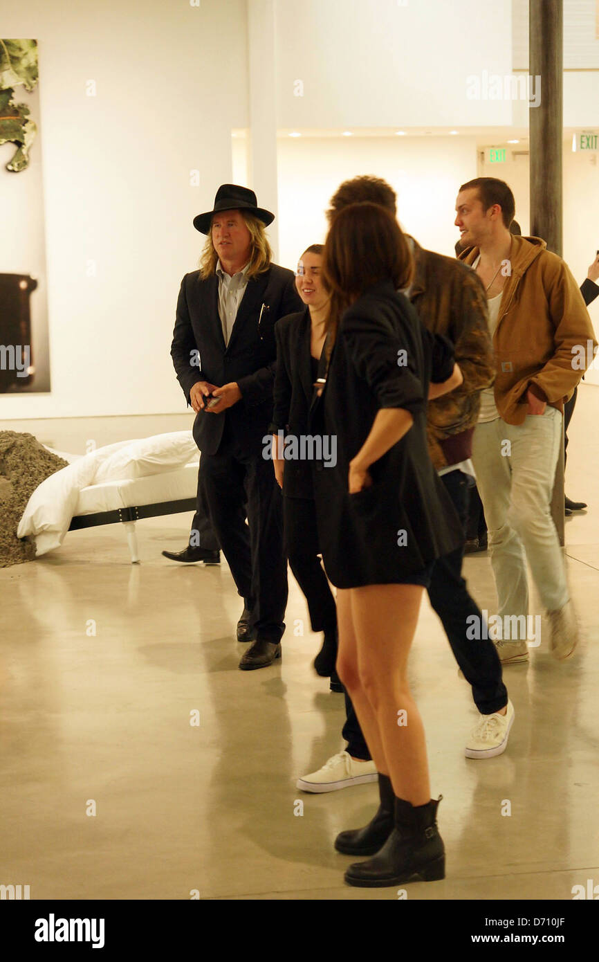 Val Kilmer Prominente besuchen die Urs Fischer: Betten & Problem Gemälde Ausstellung in der Gagosian Gallery in Beverly Hills Stockfoto