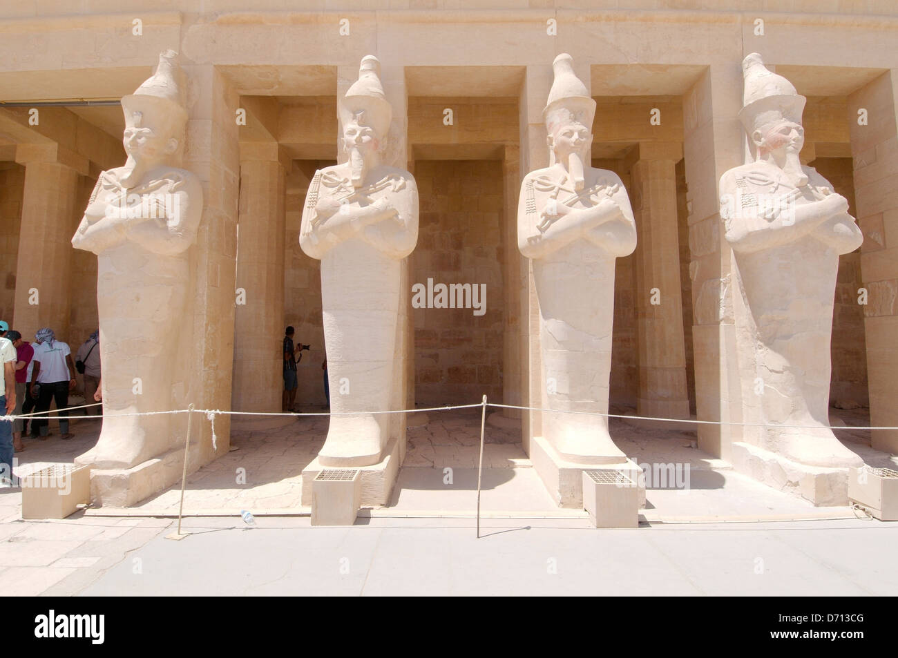 Statue der Königin Hatshepsut, Leichenhalle Tempel der Königin Hatshepsut, Luxor Temple Complex, UNESCO-Weltkulturerbe, Theben, Luxor Stockfoto