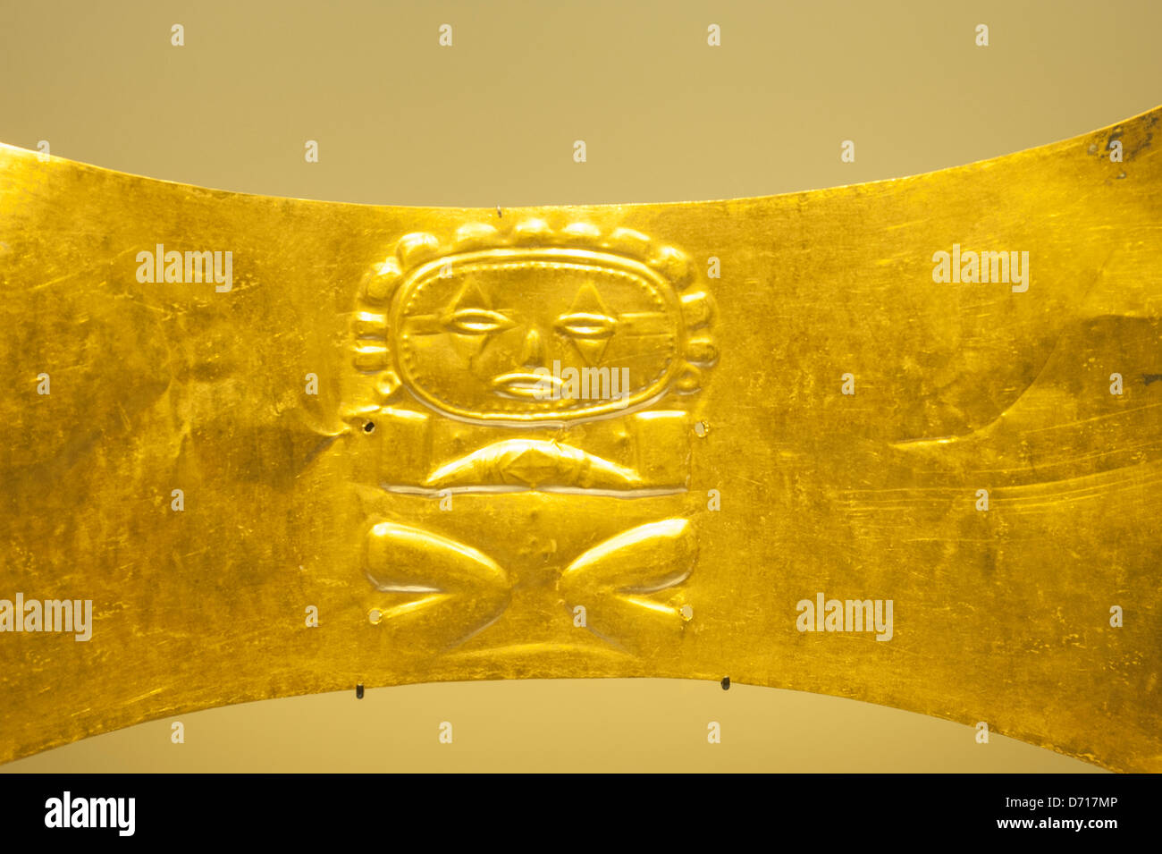 Goldene Artefakt aus Yotoco Malagana Stamm In das Gold-Museum In La Candelaria, die alte Stadt von Bogota, Kolumbien Stockfoto