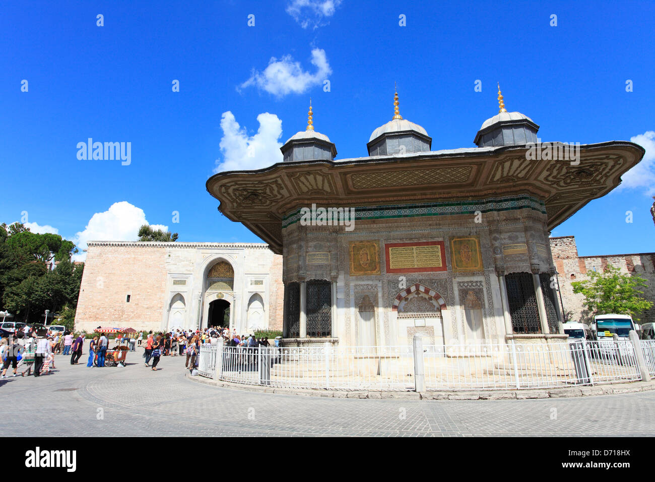 Brunnen des Sultans Ahmed III am Topkapi Palast, Istanbul, Türkei Stockfoto