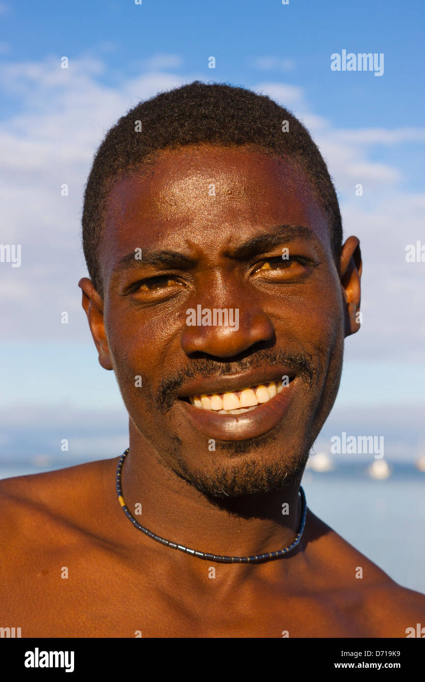 Fischer am Strand, Nosy Be, Madagaskar Stockfoto
