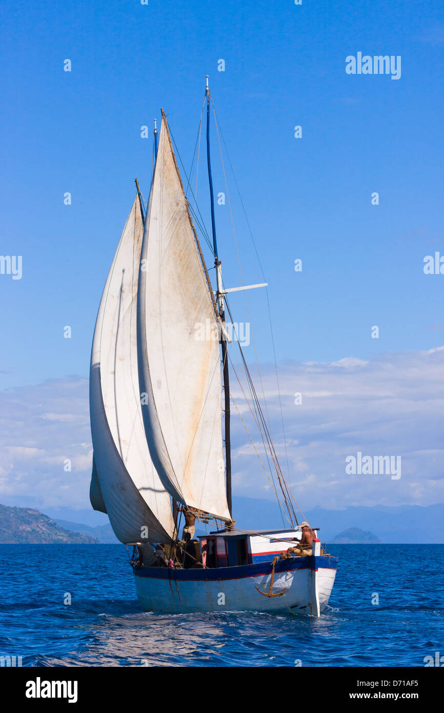 Segelboot Angeln im Meer, Nosy Be, Madagaskar Stockfoto