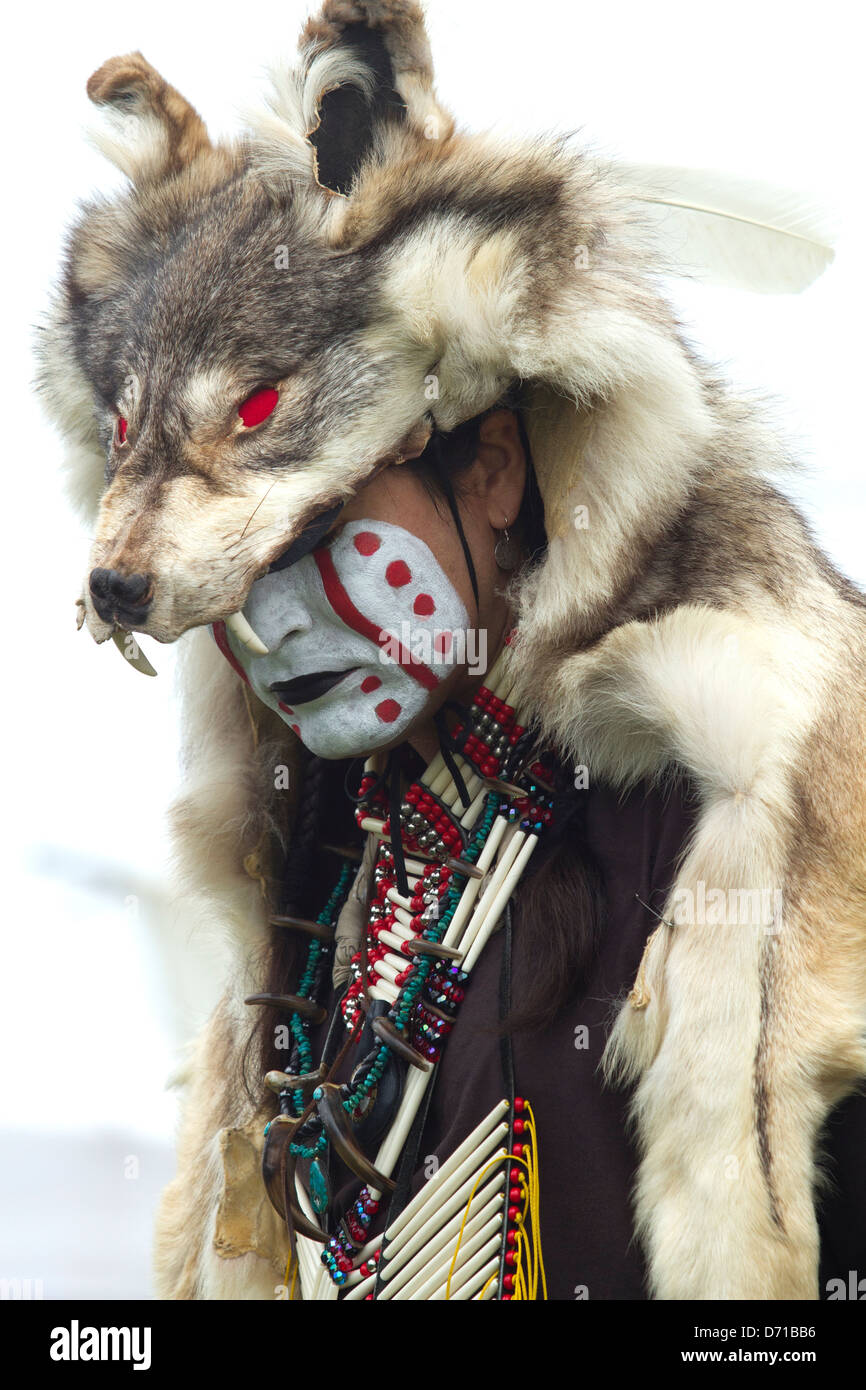 Indianer in der traditionellen Kleidung der Pow-wow Stockfoto