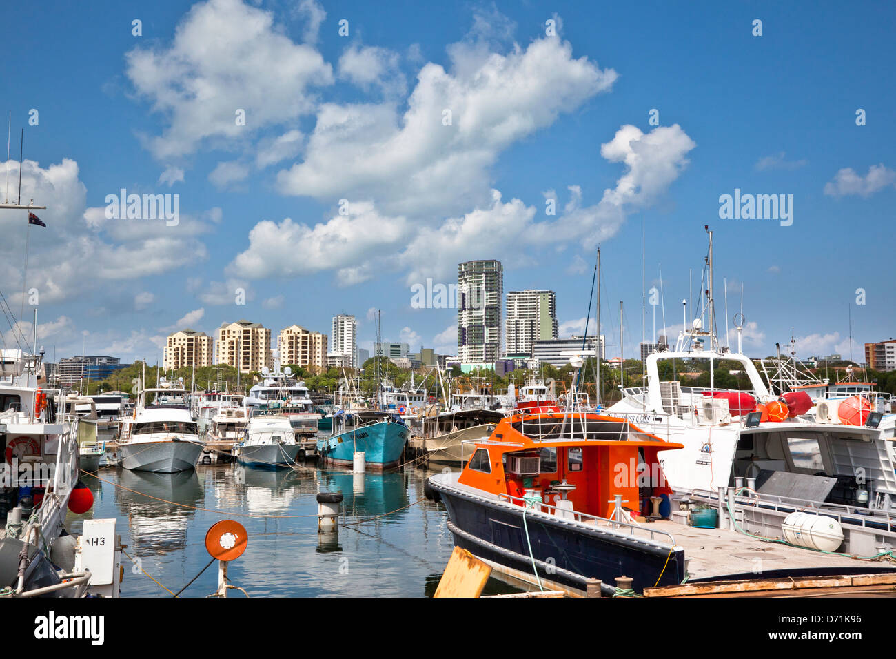 Australien, Northern Territory, Darwin, Blick auf die Stadt von Darwin Marina Stockfoto