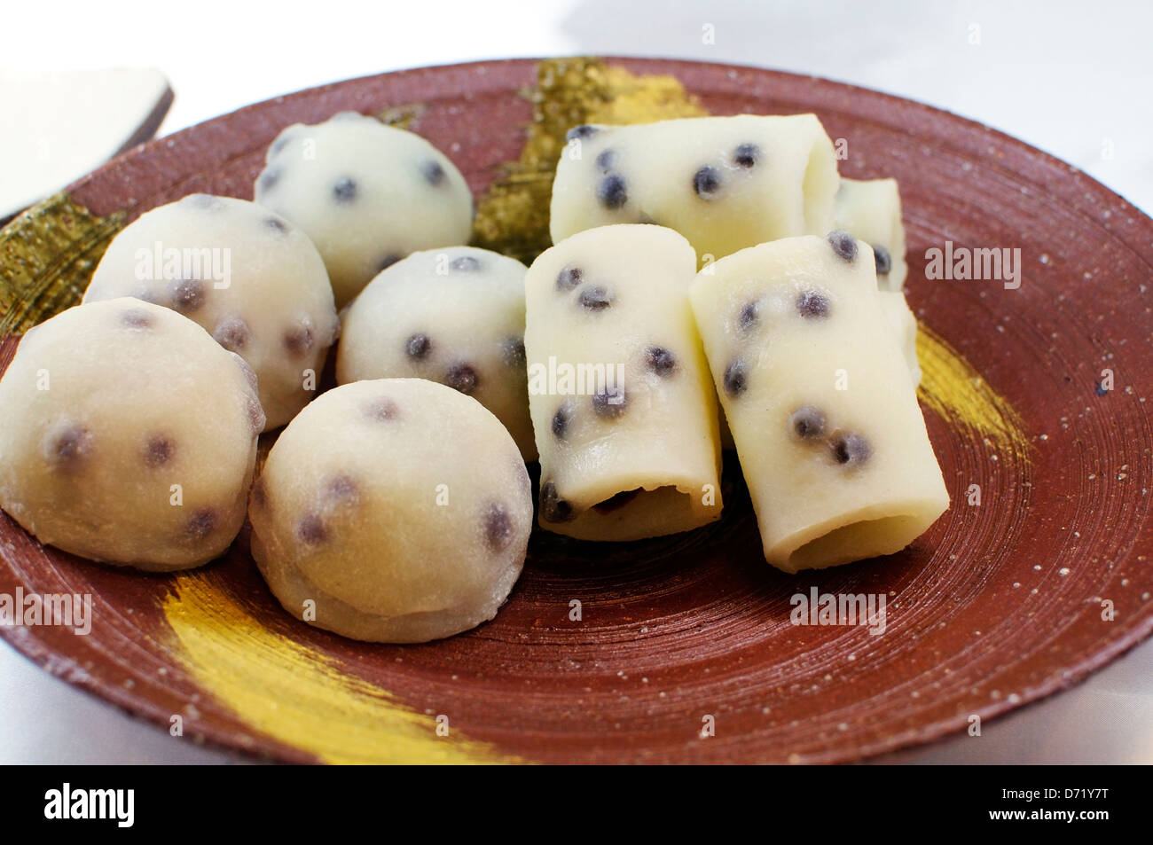 Weiche japanische Süßigkeiten, basierend auf Mochi. Stockfoto