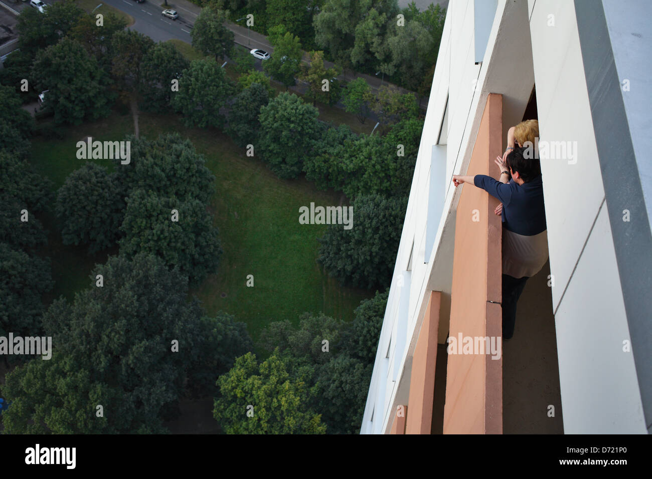 Berlin, Deutschland, Besucher IDEAL Wolkenkratzer in der Stadt Gropius Stockfoto