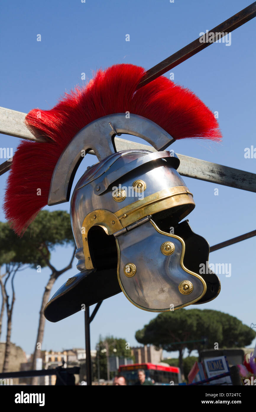 Helm Roma Roman helmet -Fotos und -Bildmaterial in hoher Auflösung – Alamy