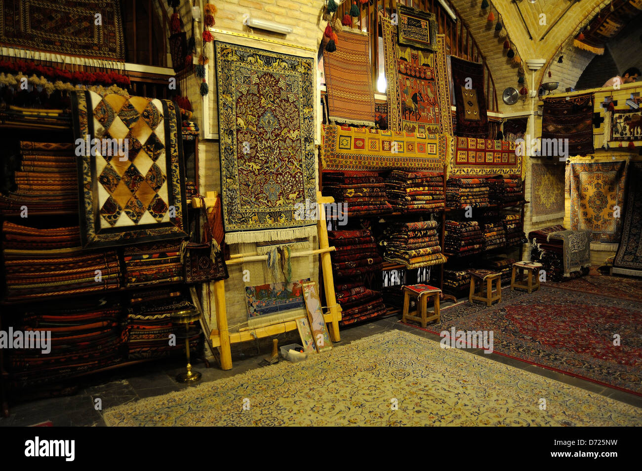 Berühmte persische Teppiche in Isfahan Basar im Iran Stockfoto