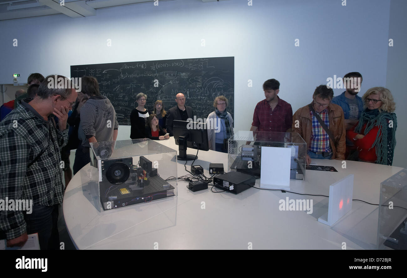 Kassel, Deutschland, experimentieren Sie Vereinbarungen über die Quantenphysik im Fridericianum auf der Documenta (13) Stockfoto