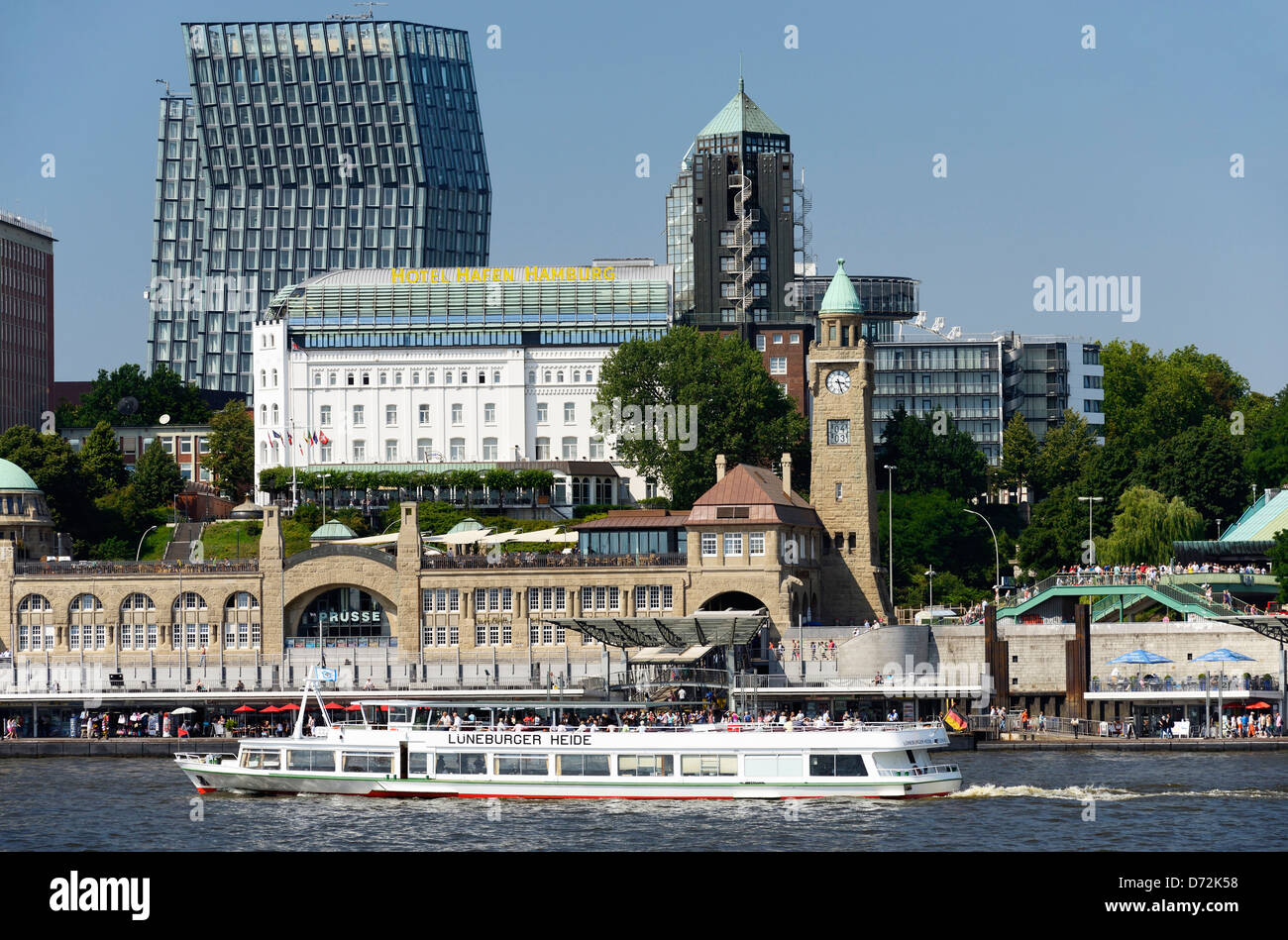 St. Pauli Landungsbrücken in St. Pauli, Hamburg, Deutschland, Europa Stockfoto