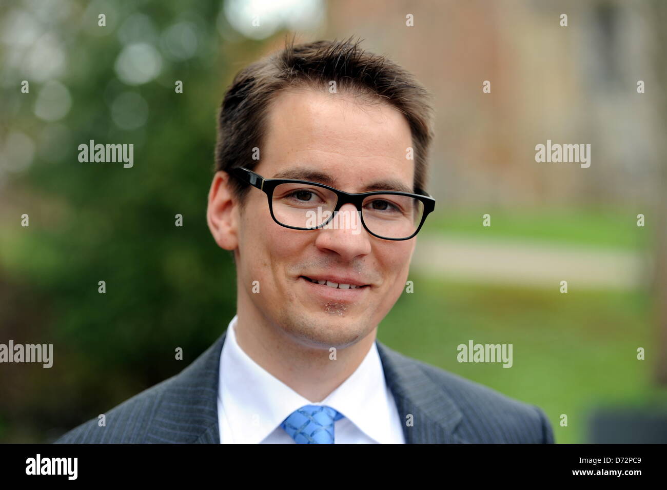 Neu gewählte Sprecher der Anti-Euro-Partei Alternative Für Deutschland (AfD) Jannis Andrae für ein Foto in Bruegge, Deutschland, 27. April 2013 darstellt. FOTO: CARSTEN REHDER Stockfoto