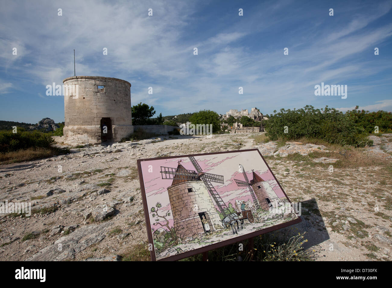 Les Baux-de-Provence, Frankreich, Ruinen einer Windmühle auf dem Chateau des Baux Stockfoto